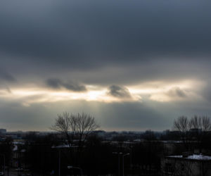 Słońce uwięzione w chmurach. Czy Gliwice czeka ponury grudzień?