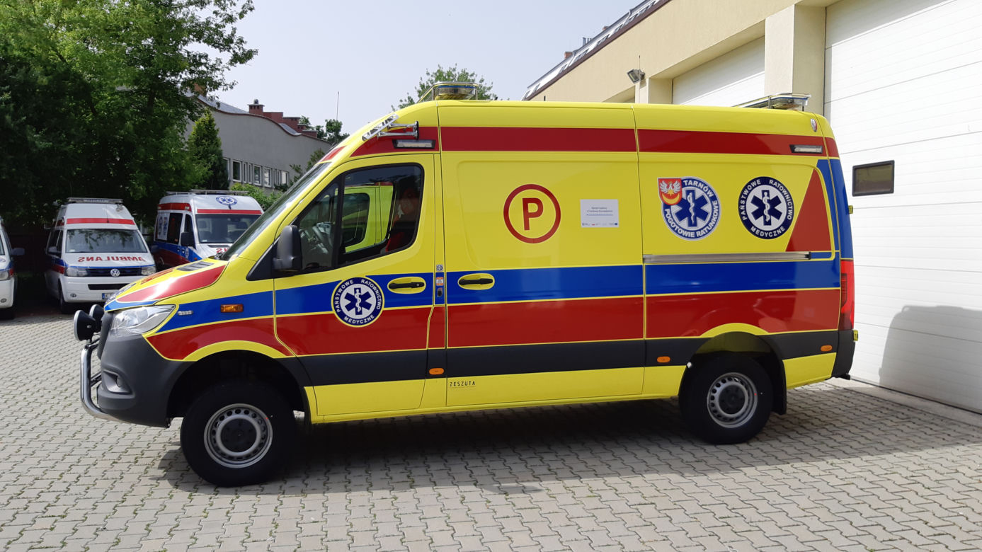 Kosztowały ponad milion złotych! Mamy zdjęcia nowoczesnych karetek!