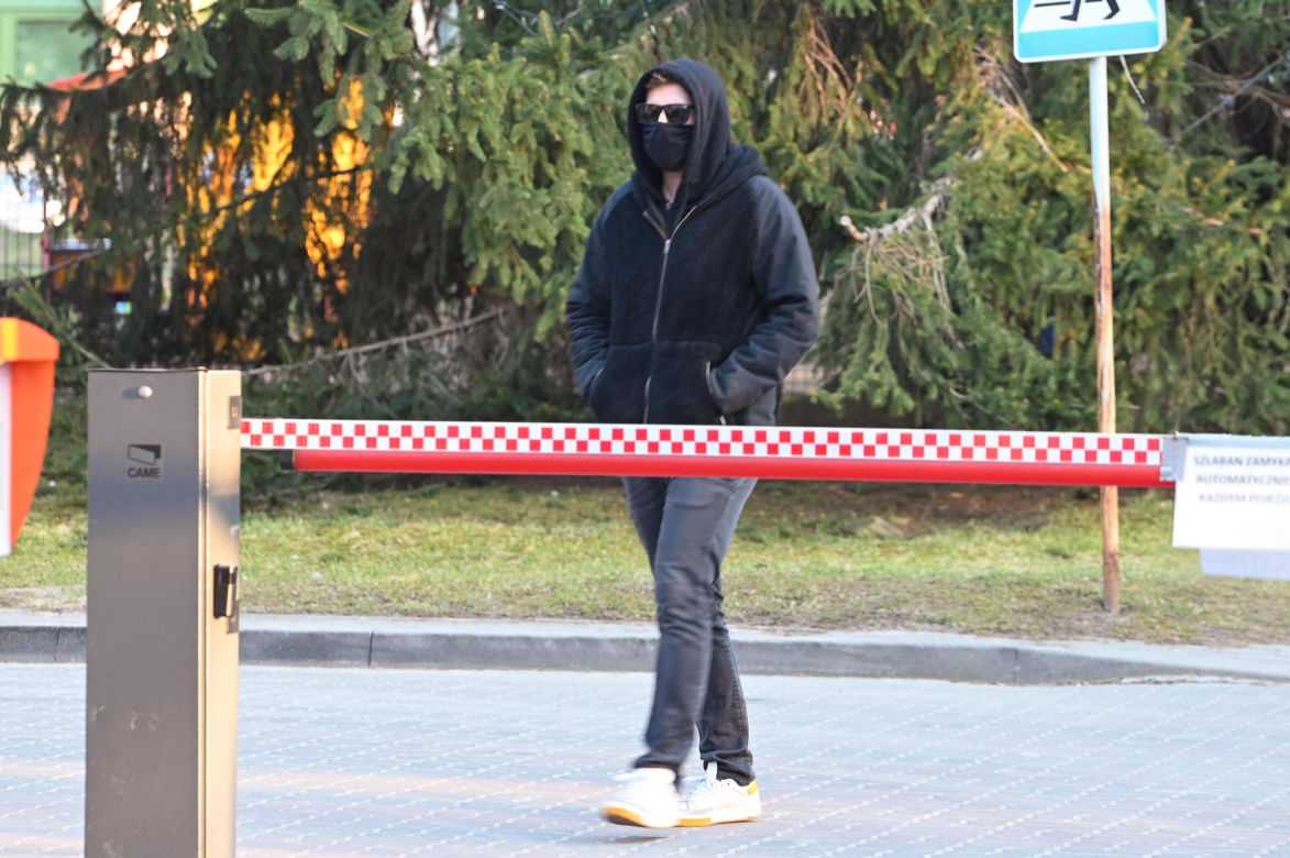 Antek Królikowski spędził godzinę i dziecka w szpitalu