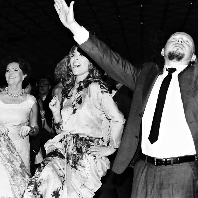  Ola Kwaśniewska pokazała niepublikowane zdjęcia ze ślubu. Na jej weselu wywijał Ryszard Kalisz