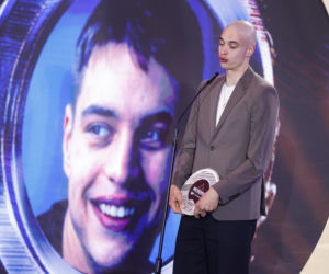 Władimir Semirunnij wsparł zrzutkę u Łatwoganga. Olimpijczyk zgolił włosy i przekazał medal na aukcję