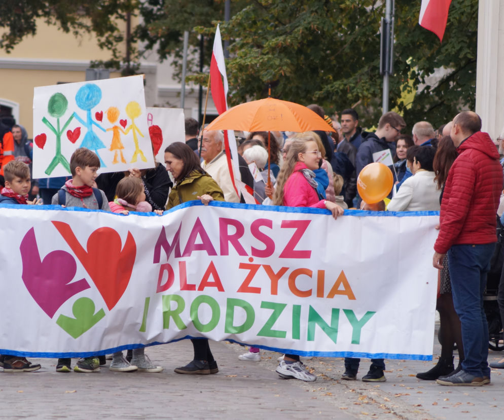 Marsz dla Życia i Rodziny 2021. Radosny tłum przeszedł ulicami Bydgoszczy