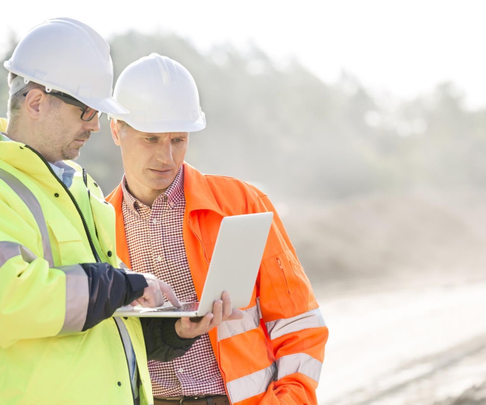 Zarobki inżynierów budownictwa 2025. Ile zarabia polski inżynier? Raport Polskiej Izby Inżynierów Budownictwa
