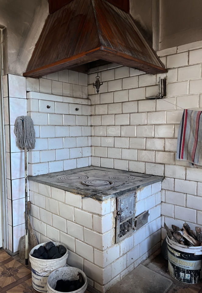 Pan Adam stracił wzrok po śmierci żony. Niespodziewanie zapukali do niego policjanci