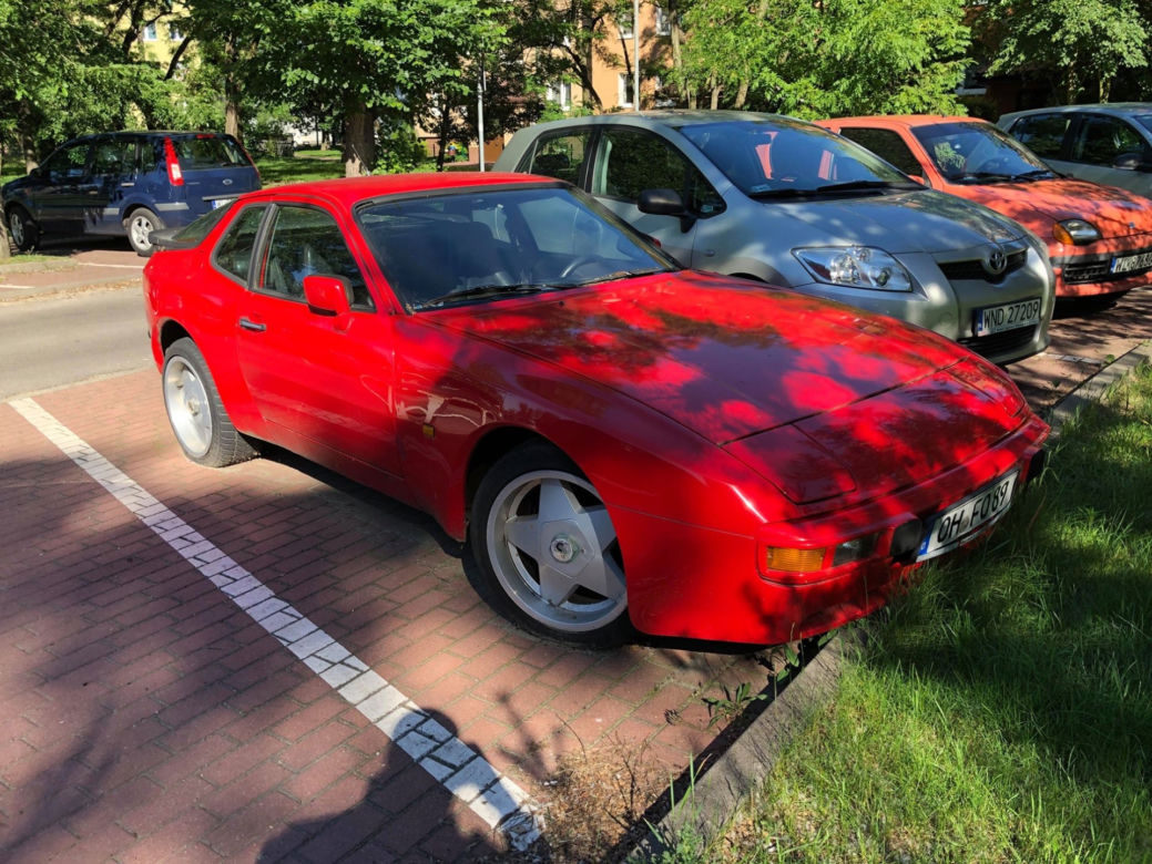Porsche 944 