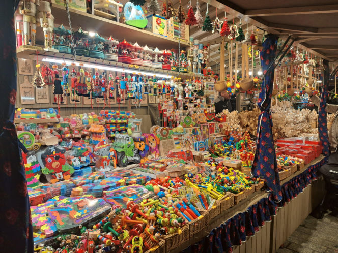 Jarmark Bożonarodzeniowy na Rynku Głównym w Krakowie 2025. Oferta wystawców