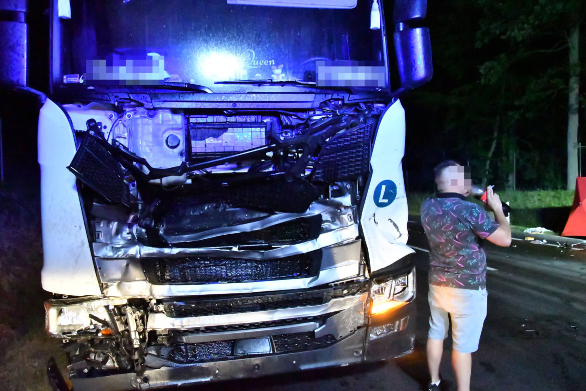 Koszmarny wypadek na DK3. Auto odbijało się od TIR-ów jak resorak. Kierowca zmasakrowany