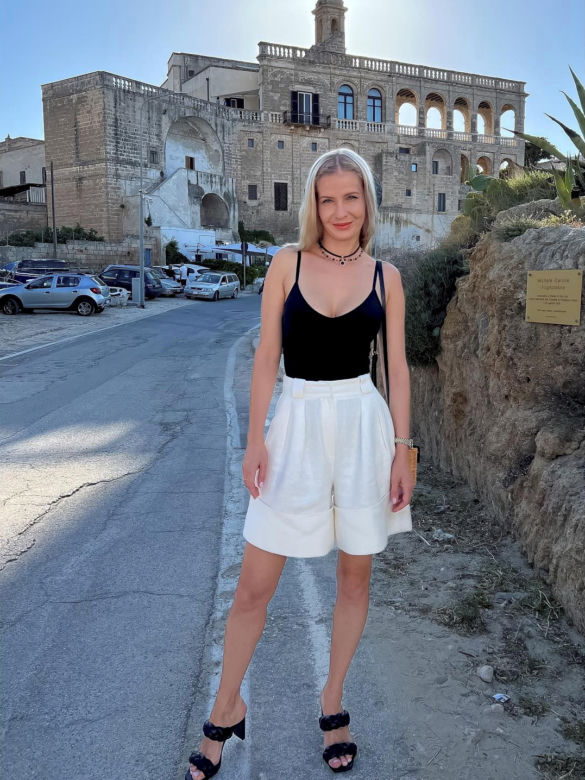 Edyta Pazura w bikini! mówi o chrząszczu, o co jej chodzi?