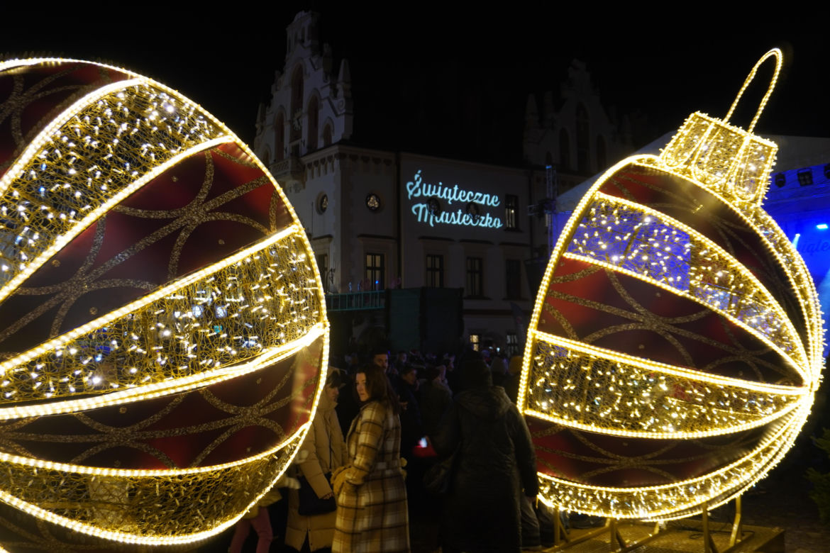 Świąteczne iluminacje rozświetliły Rzeszów