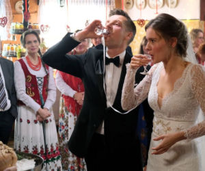 M jak miłość odc. 1634. Franka (Dominika Kachlik), Paweł (Rafał Mroczek) na weselu
