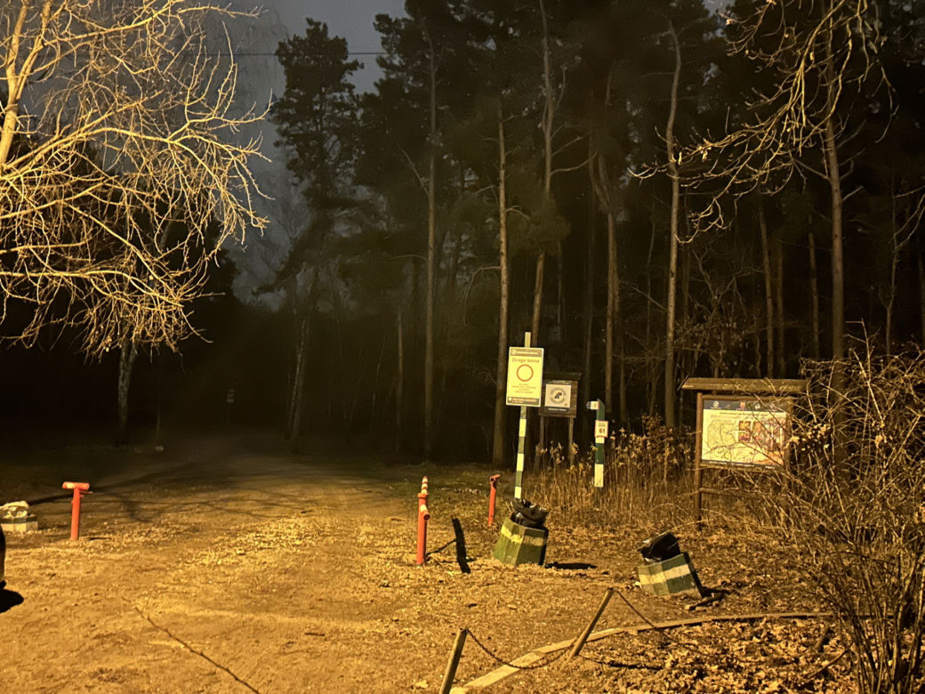 Makabra w Legionowie. Wyszli na spacer, zaleźli zwłoki