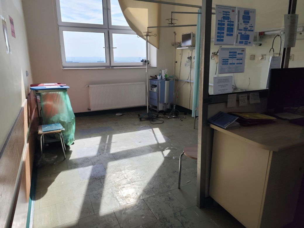Pielęgniarki na kolanach wywoziły pacjentów przykutych do łóżek! Horror w krakowskim szpitalu