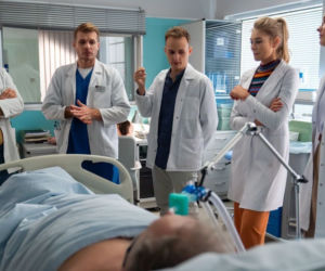 Na dobre i na złe odc. 846. Maks Beger (Tomasz Ciachorowski), Oliwia (Irmina Liszkowska), Łukasz (Dominik Mirecki), Julek (Mateusz Dymdziuk), Lena (Weronika Zubowicz) 